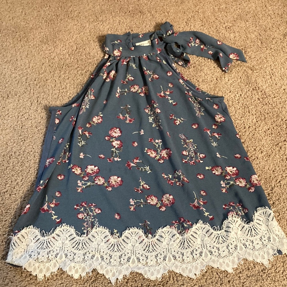 ❤️3/$10❤️ Floral top